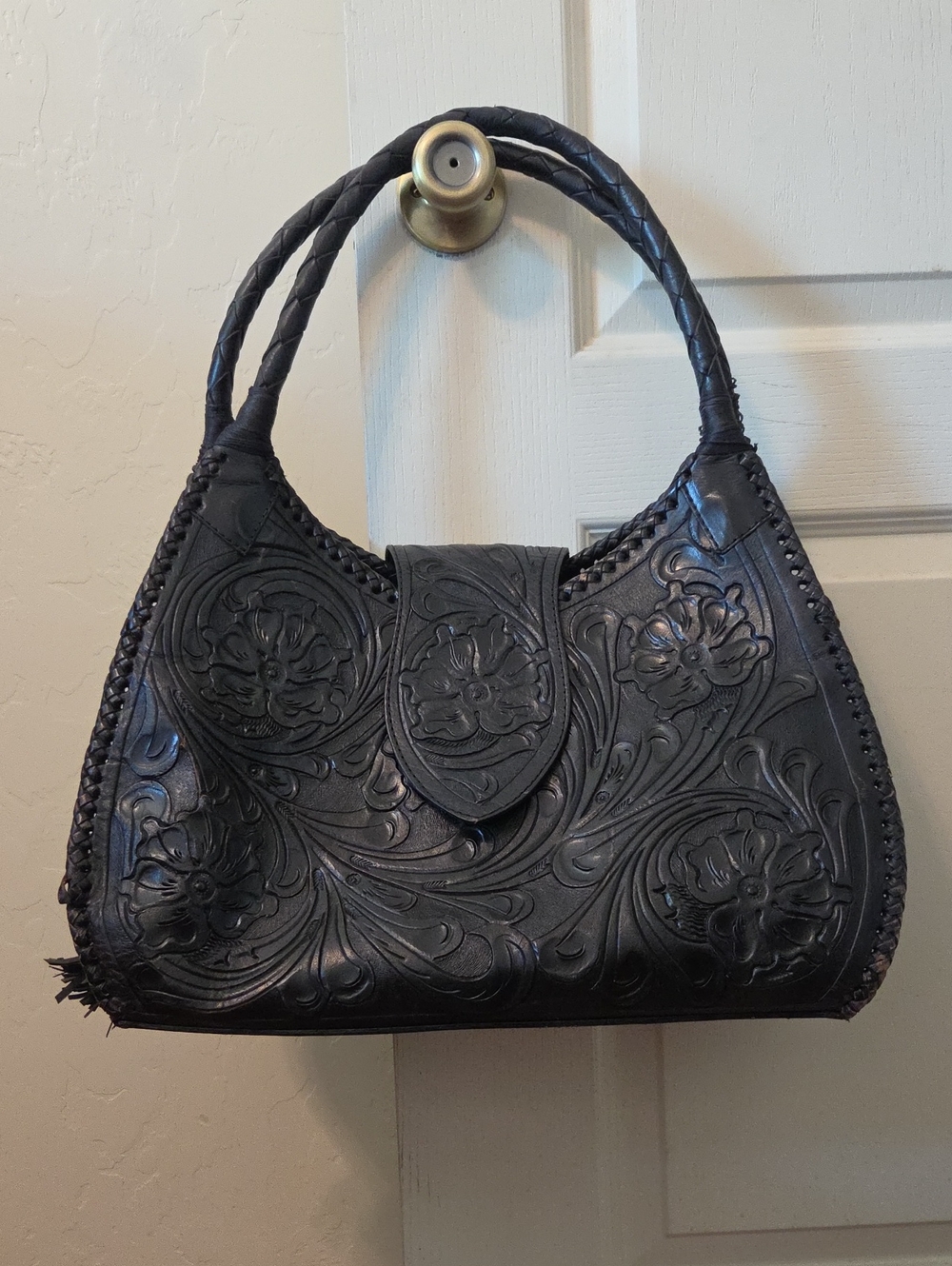 Black Floral Embossed Leather Shoulder Bag - Unbranded